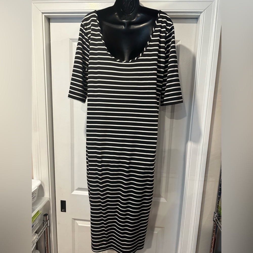 Dress - Picture 3 of 5